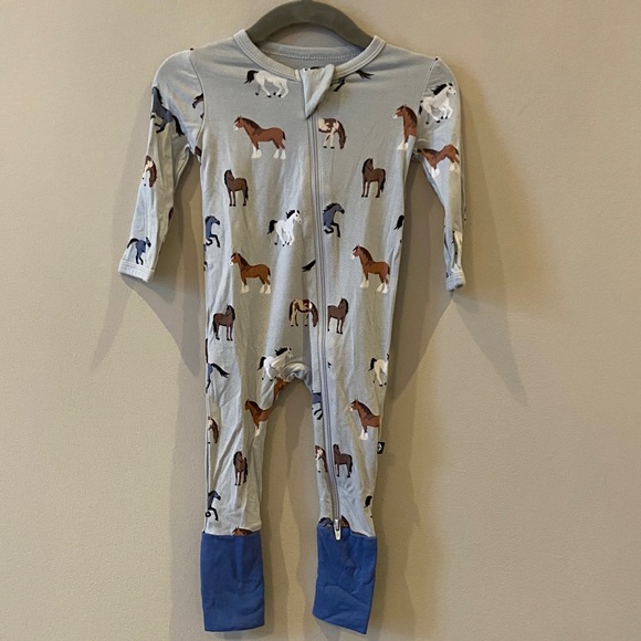 Kyte BABY Other - Kyte BABY Horse Print Romper